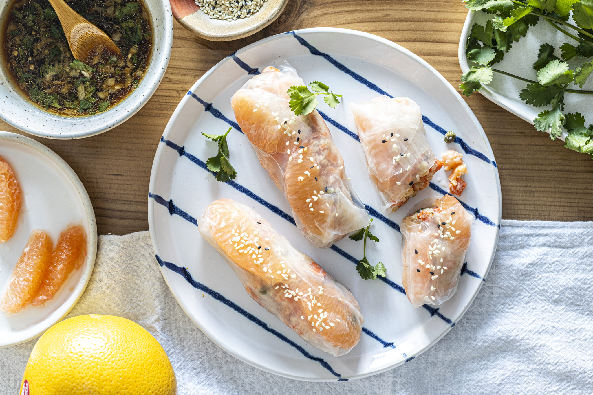 Rouleaux de tartare de saumon et pamplemousse de la Floride